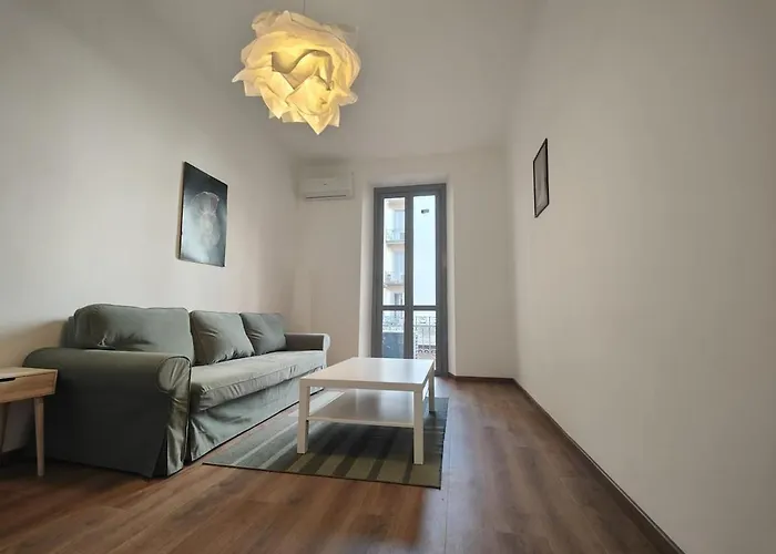 5 * Milán